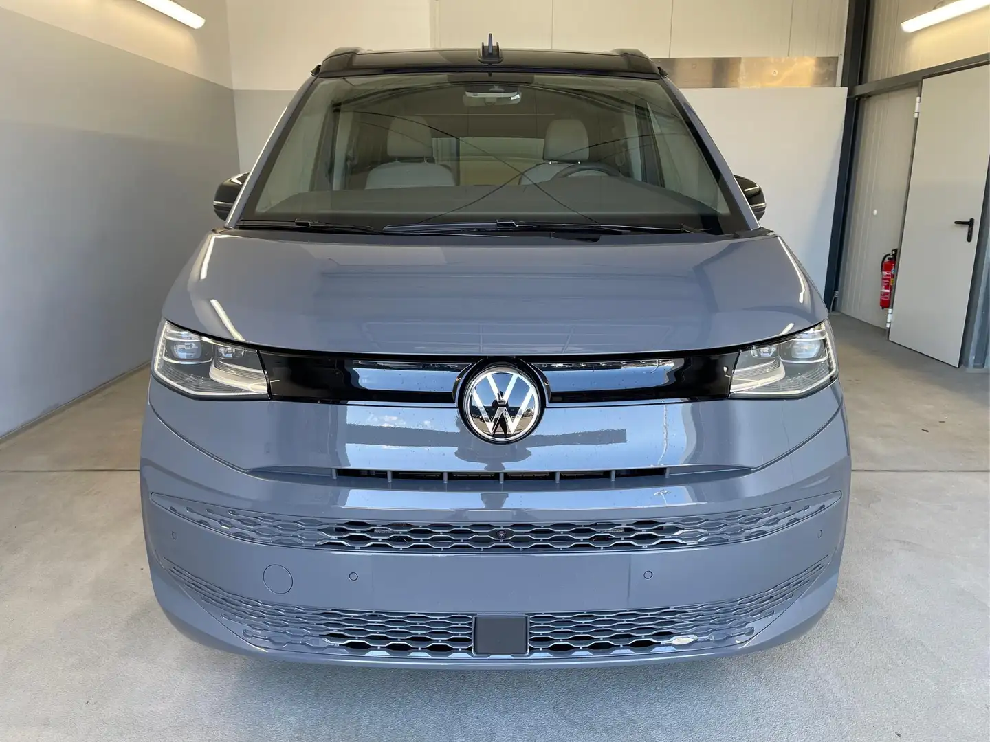 Volkswagen T7 California Beach Camper eHybrid DSG 4Motion AHK+Matrix 1.5... Grau - 2