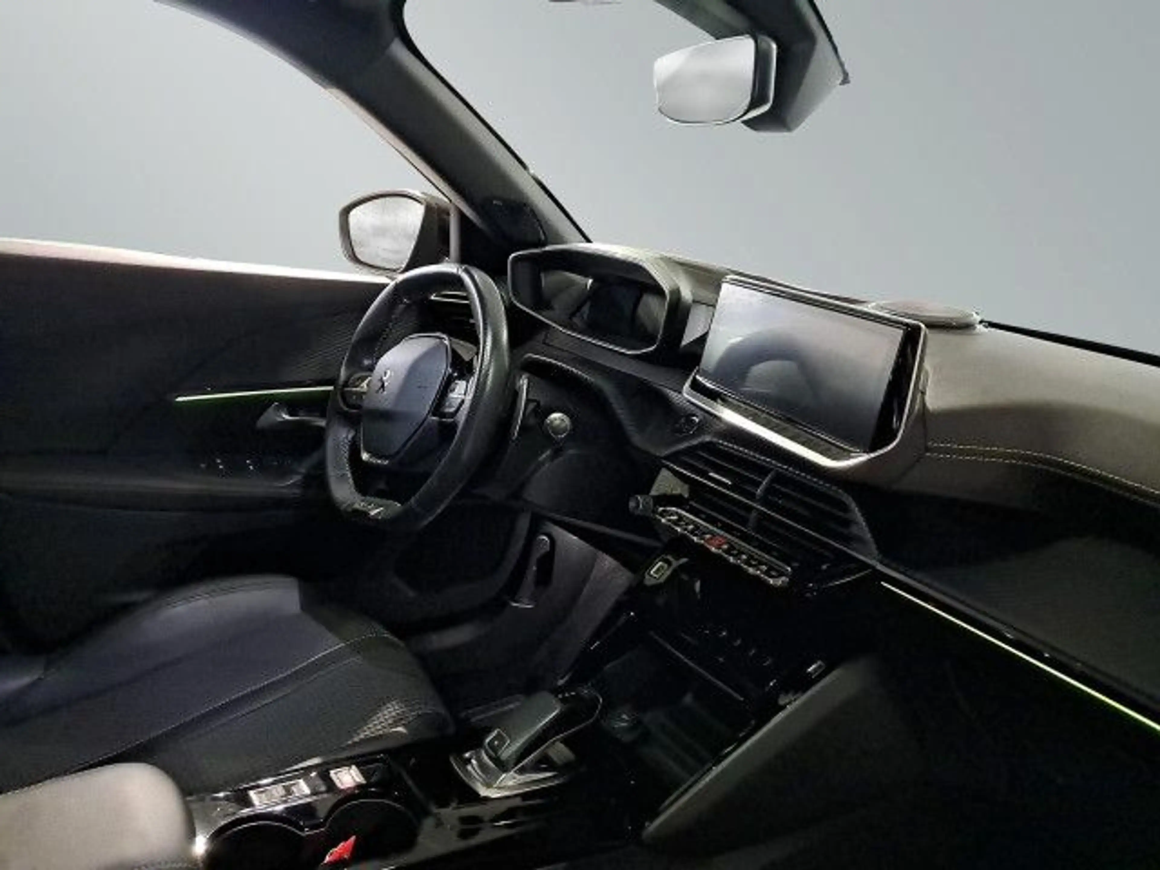 Peugeot 2008 GTLI PUTE130 EAT Navi LED Klima Einparkhilfe — photo 9