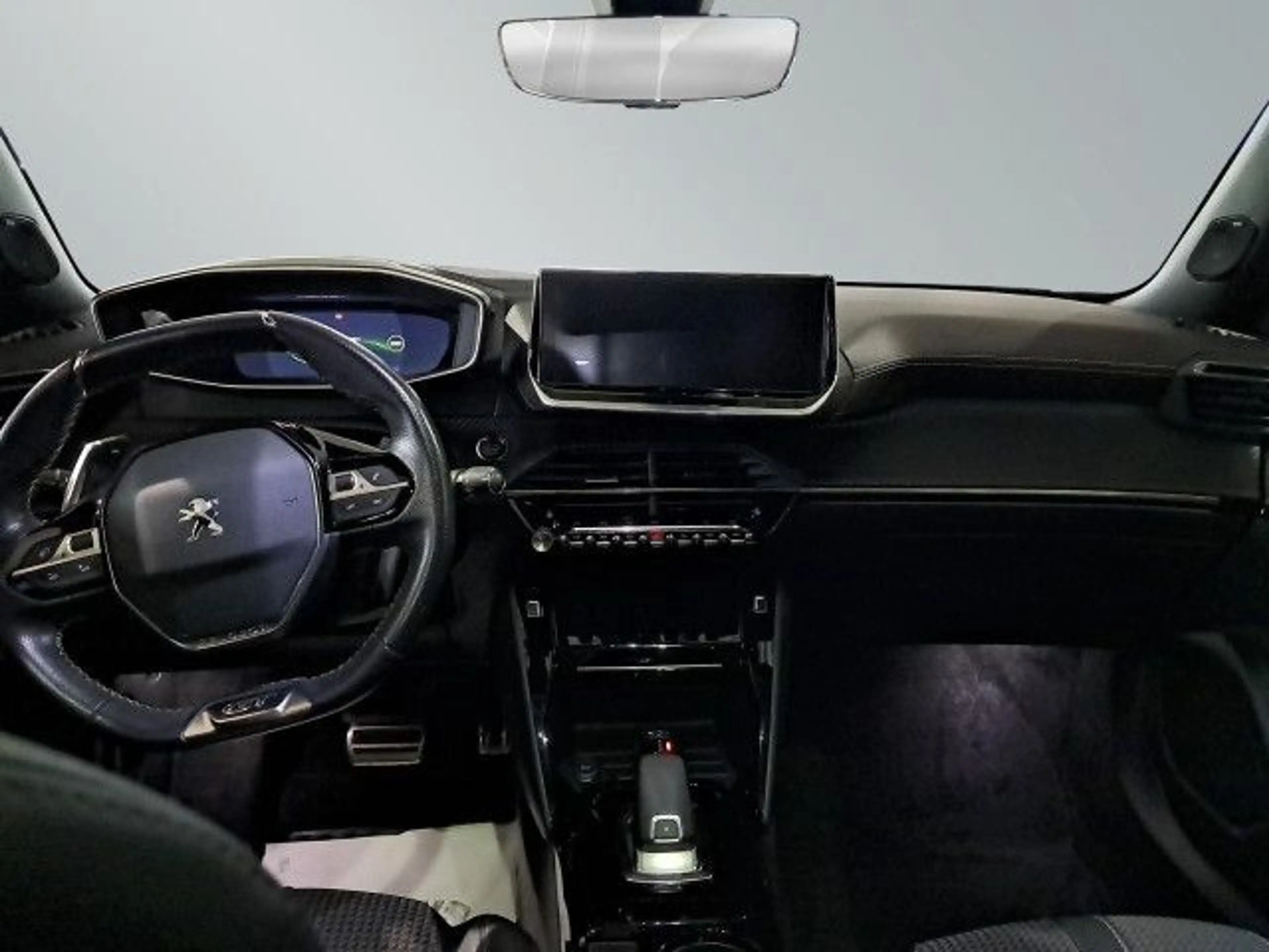 Peugeot 2008 GTLI PUTE130 EAT Navi LED Klima Einparkhilfe — photo 12