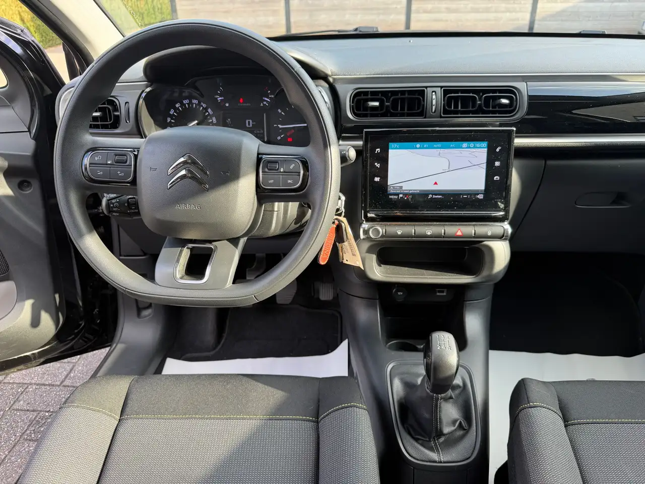 Citroen C3 C3 1.2i PureTech Shine 2