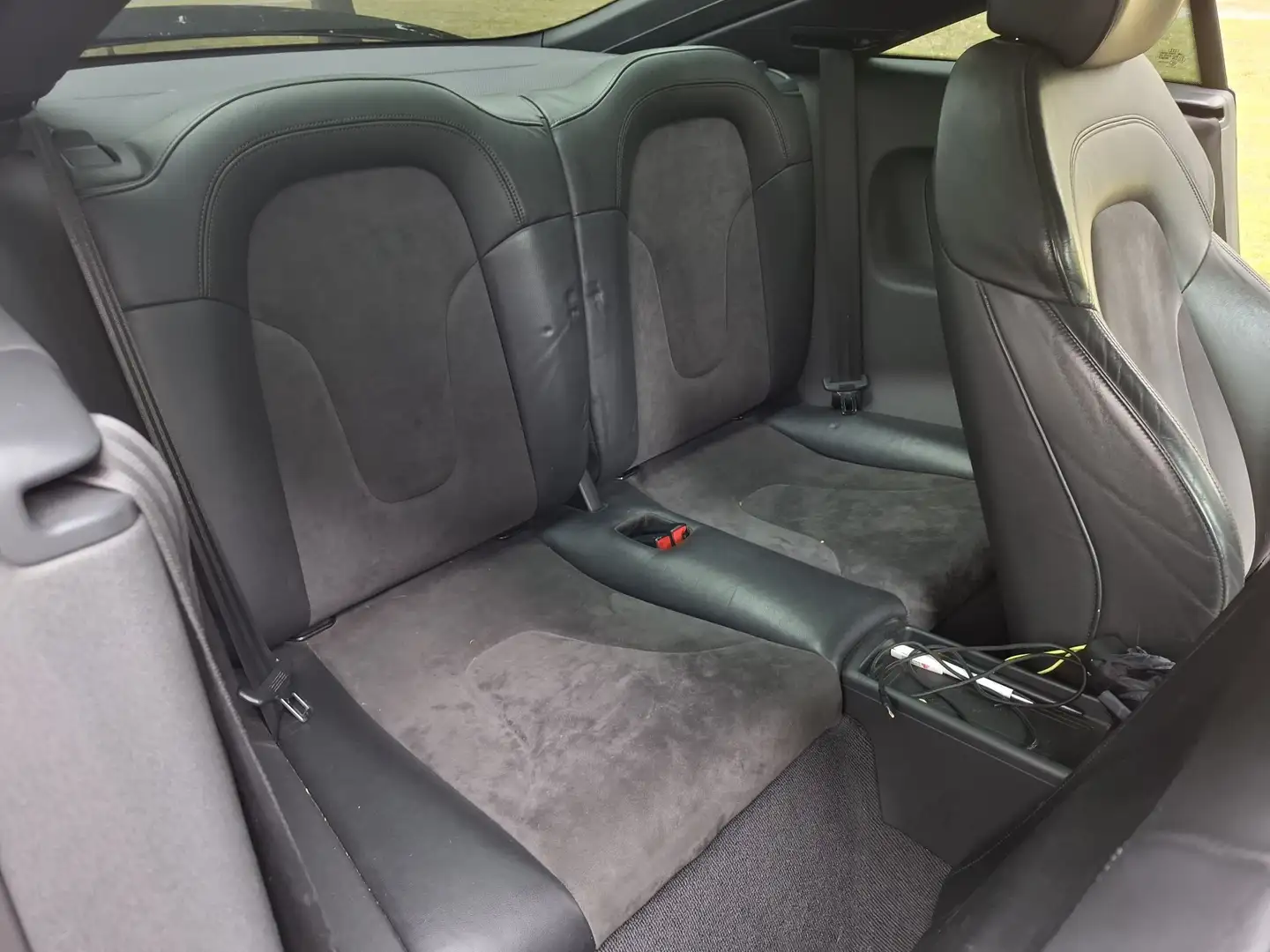 Audi TT 1.8 TFSI Coupe Schwarz - 2