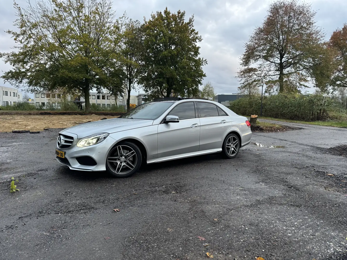 Mercedes-Benz E 200 Amb. Avantgarde AMG Line Grijs - 1