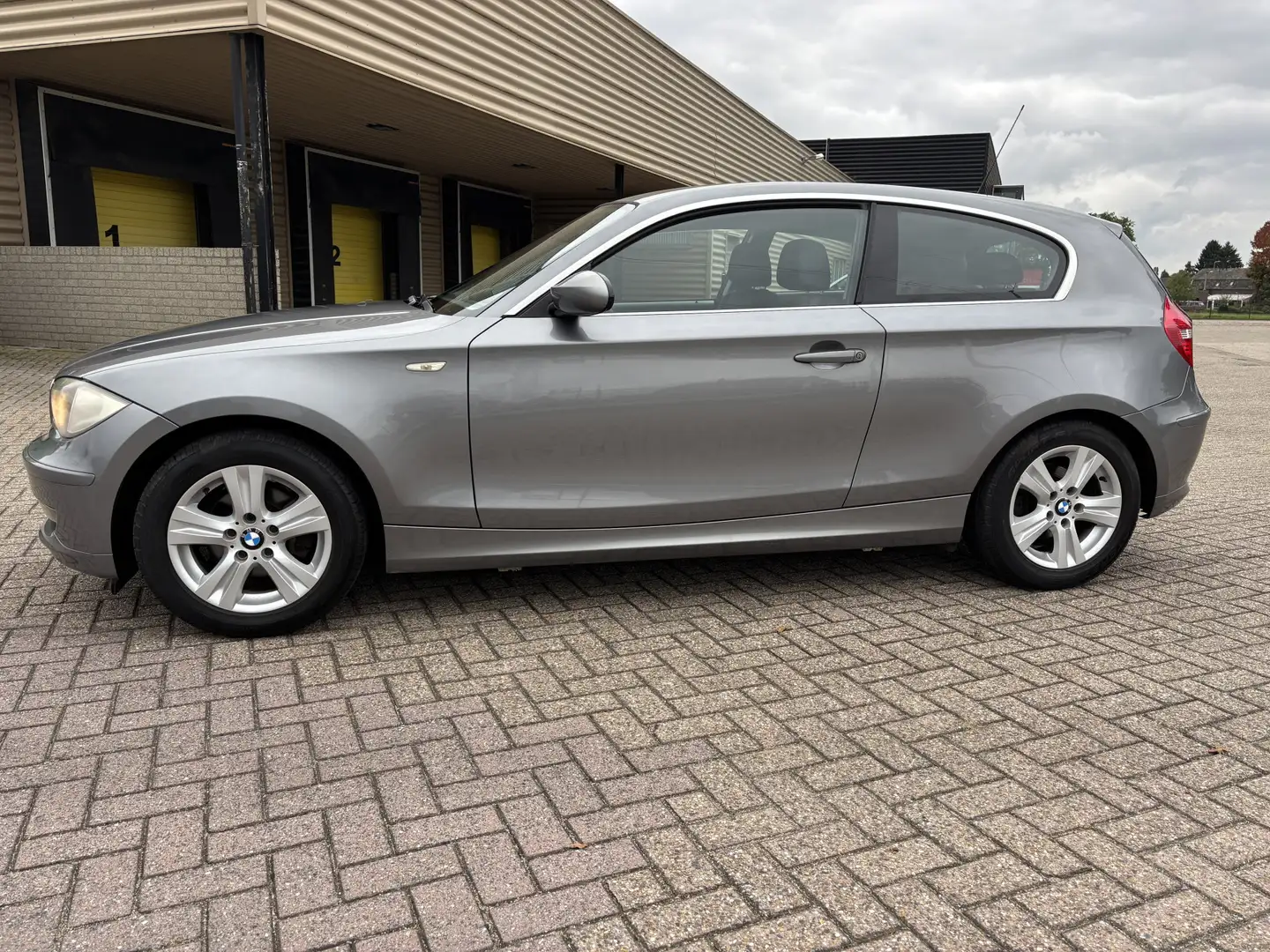 BMW 116 1-serie 116i Business Line [ Slechts 28559 km-1e e Grijs - 2