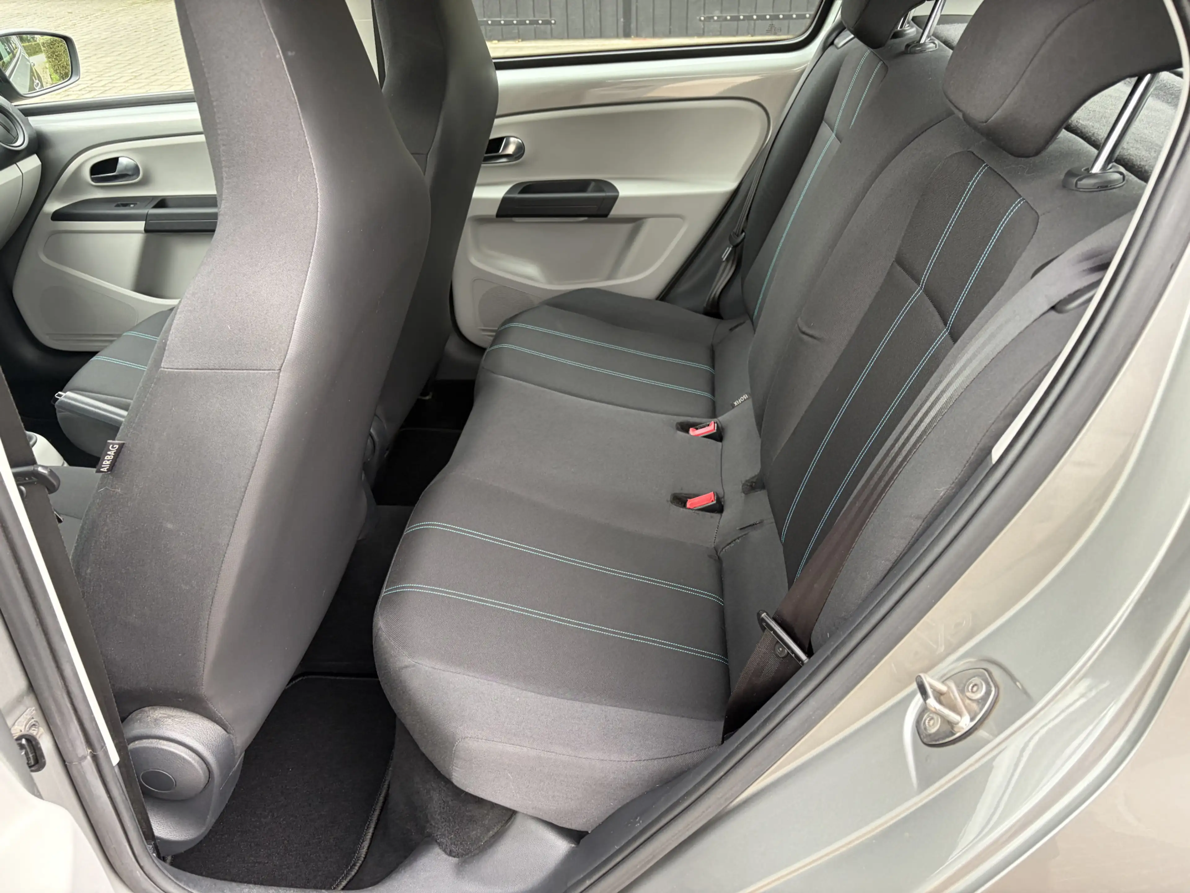 SEAT Mii 1.0 Mii by Cosmopolitan — photo 8