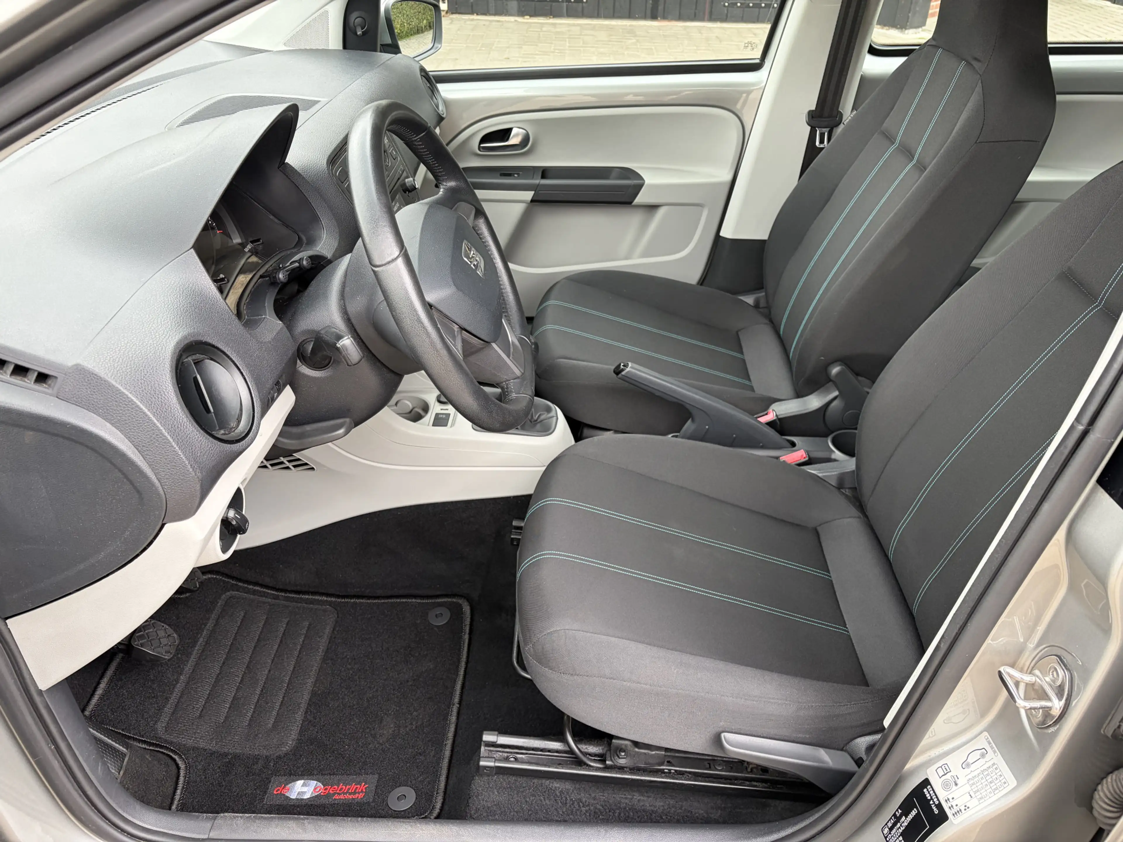 SEAT Mii 1.0 Mii by Cosmopolitan — photo 7