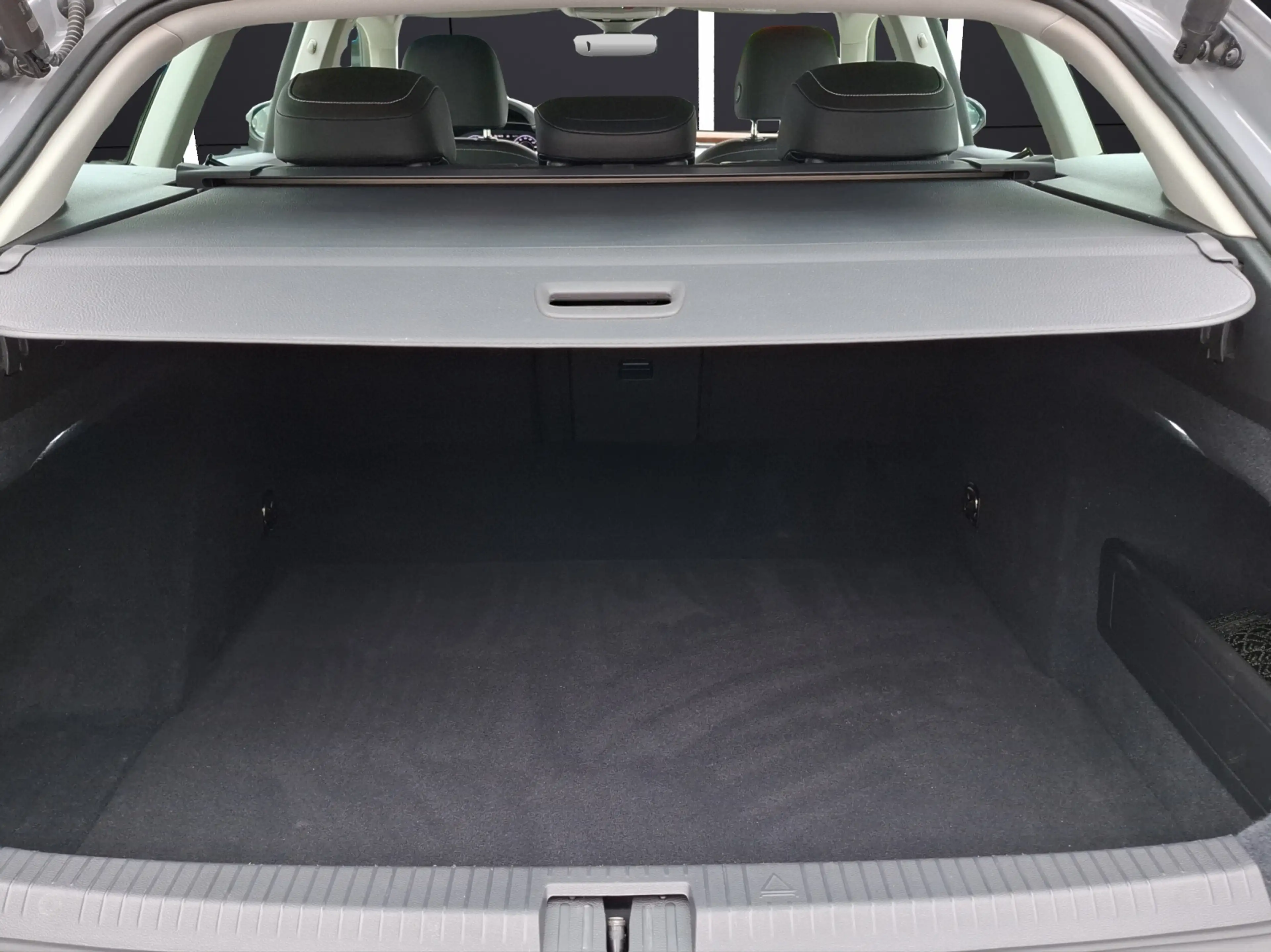 Volkswagen Arteon SB TSI Elegance DSG LED Navi AID ACC PDC SHZ 18" — photo 13
