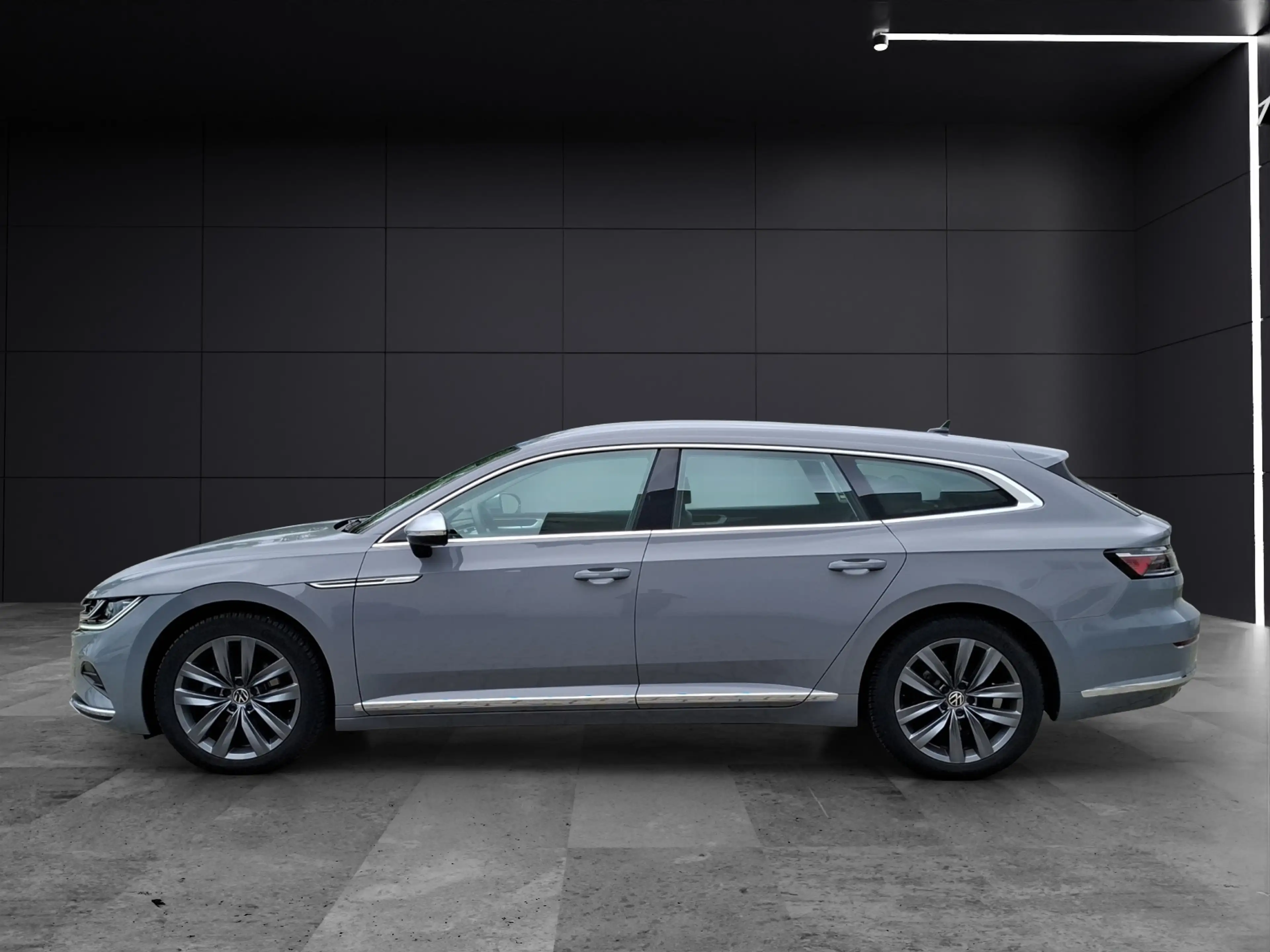 Volkswagen Arteon SB TSI Elegance DSG LED Navi AID ACC PDC SHZ 18" — photo 2