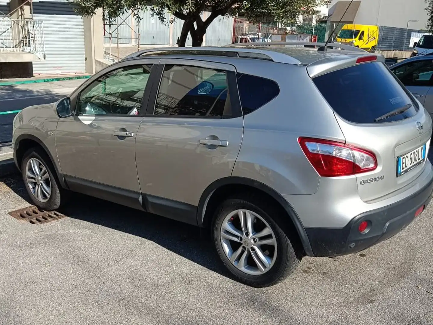 Nissan Qashqai Qashqai 2.0 dci Tekna dpf Grigio - 2