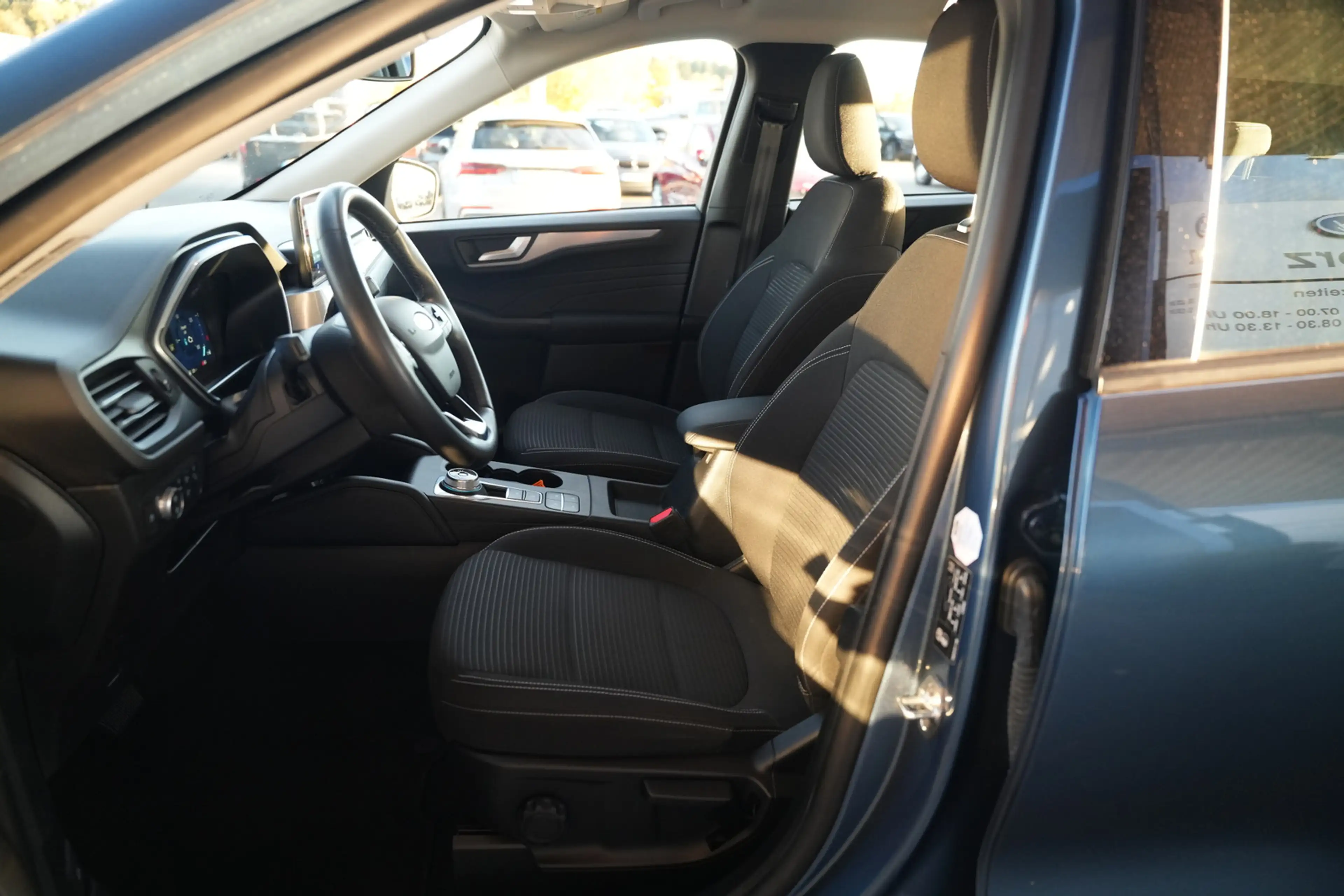 Ford Kuga Plug-In Hybrid Titanium WINTER PAKET|FAHRASSISTENZ — photo 9