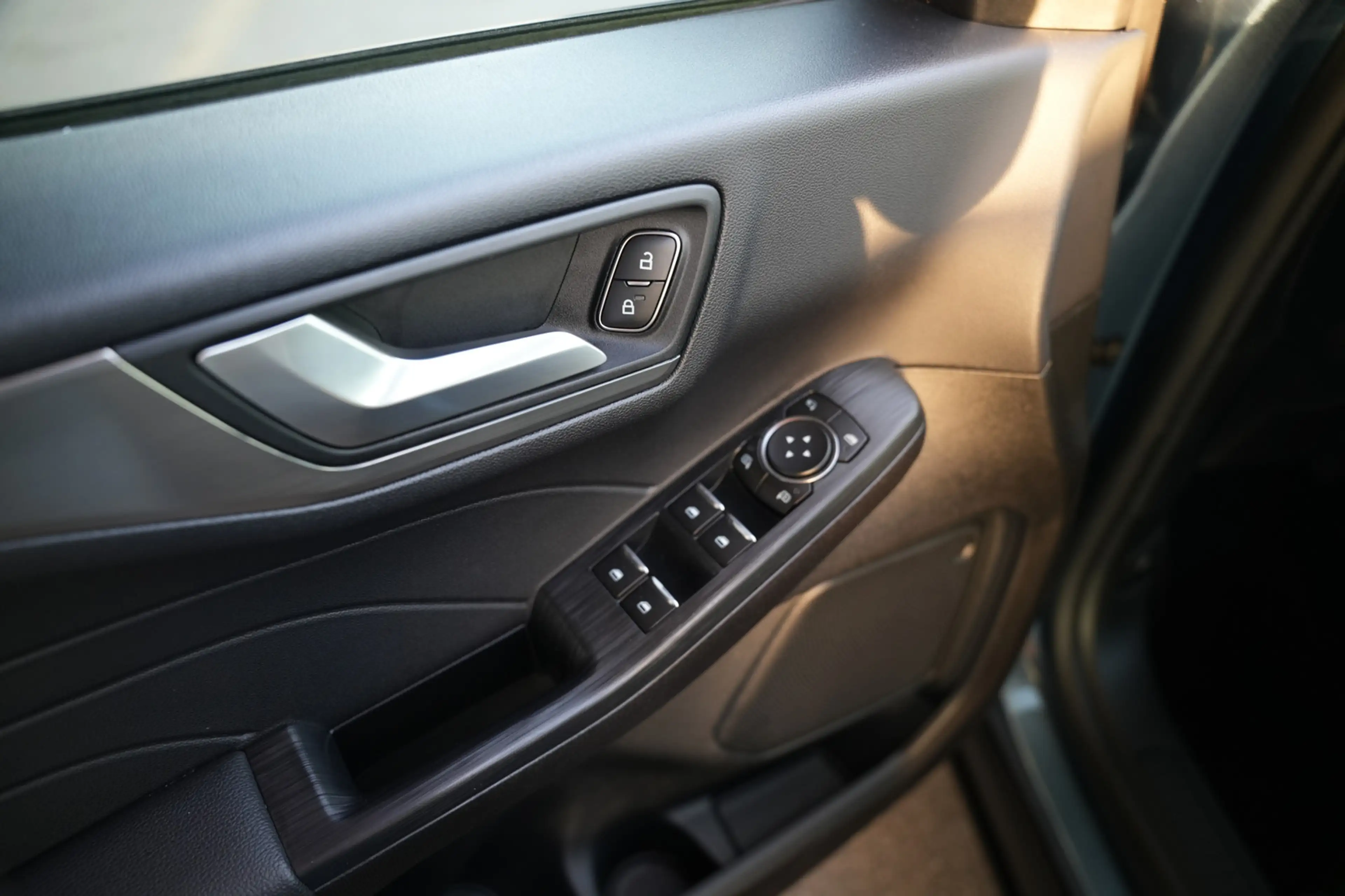Ford Kuga Plug-In Hybrid Titanium WINTER PAKET|FAHRASSISTENZ — photo 10