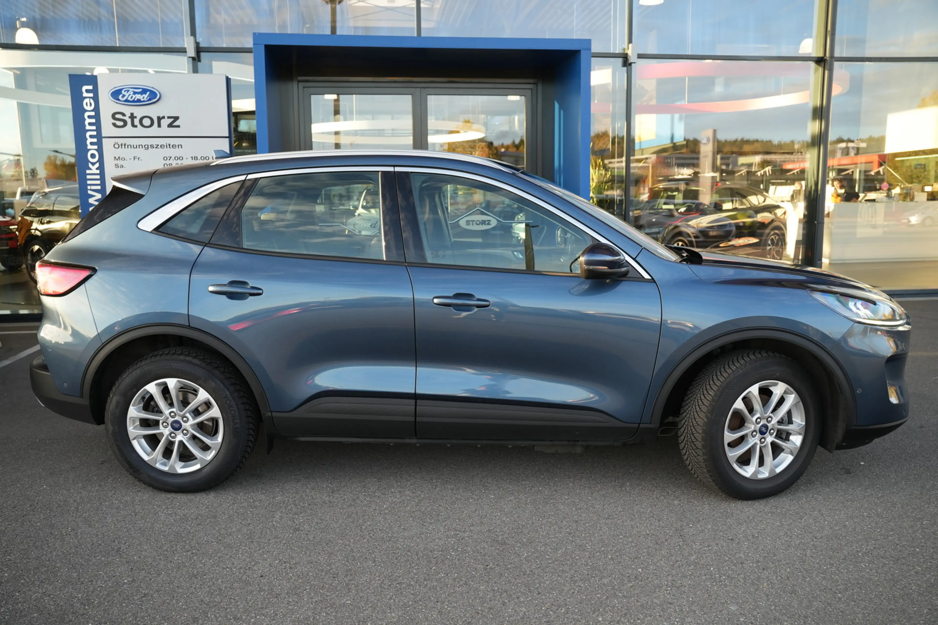 Ford Kuga Plug-In Hybrid Titanium WINTER PAKET|FAHRASSISTENZ — photo 2
