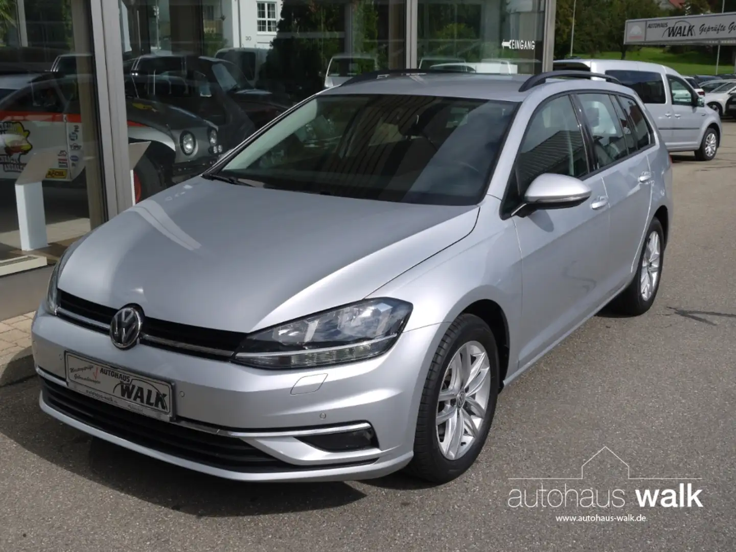 Volkswagen Golf Variant 1.6 TDI Comfortline NAVI App ACC Silber - 2