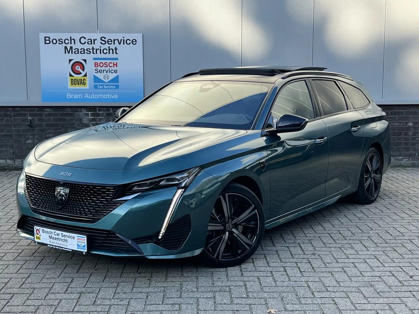 Peugeot 308 1.6 HYbrid 180 GT Pack | Matrix | Pano | Nappa Lee Vert - 1