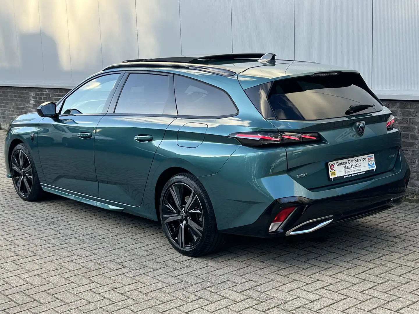 Peugeot 308 1.6 HYbrid 180 GT Pack | Matrix | Pano | Nappa Lee Vert - 2