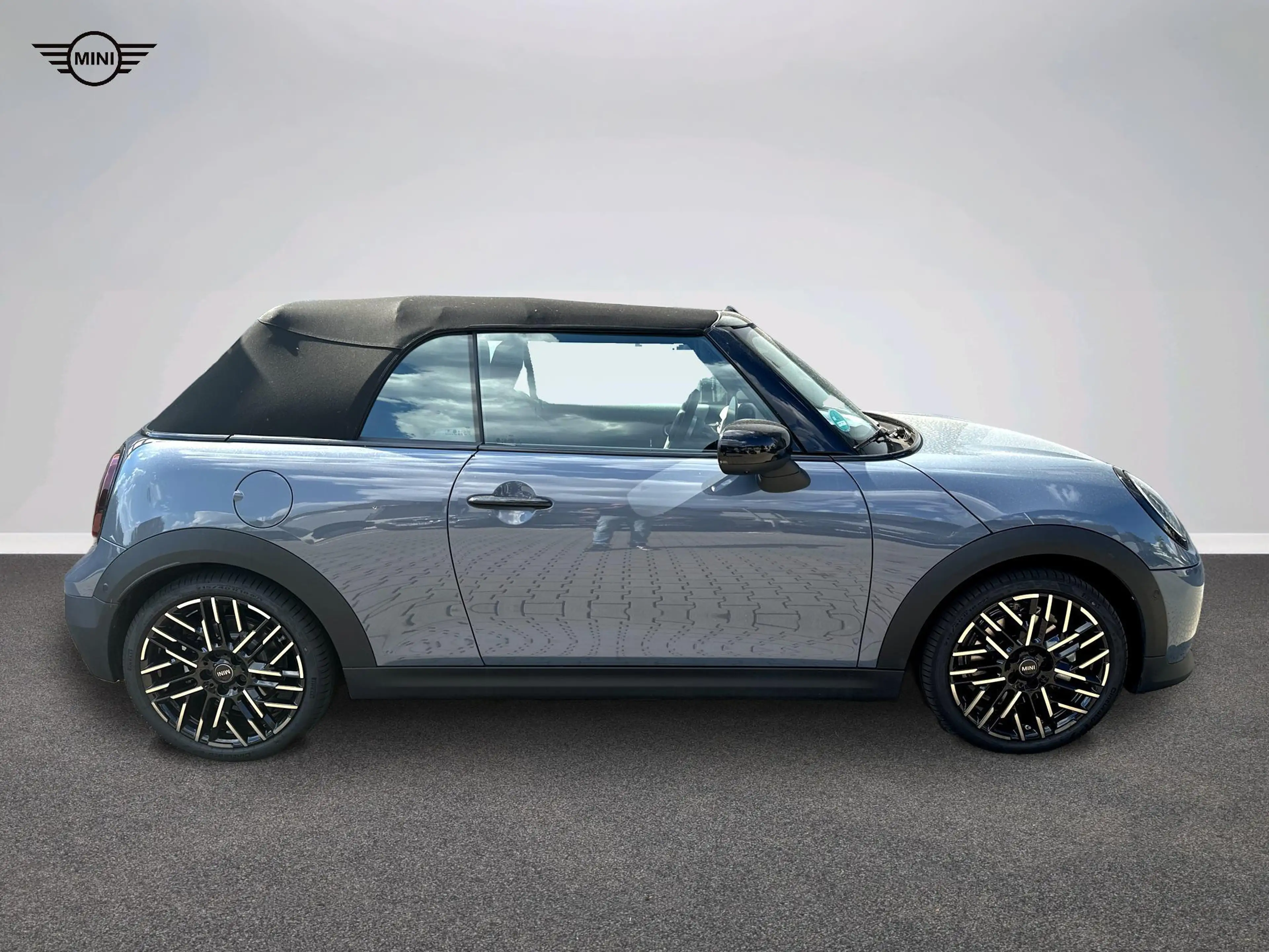 MINI Cooper C Cabrio Favoured Trim — photo 2