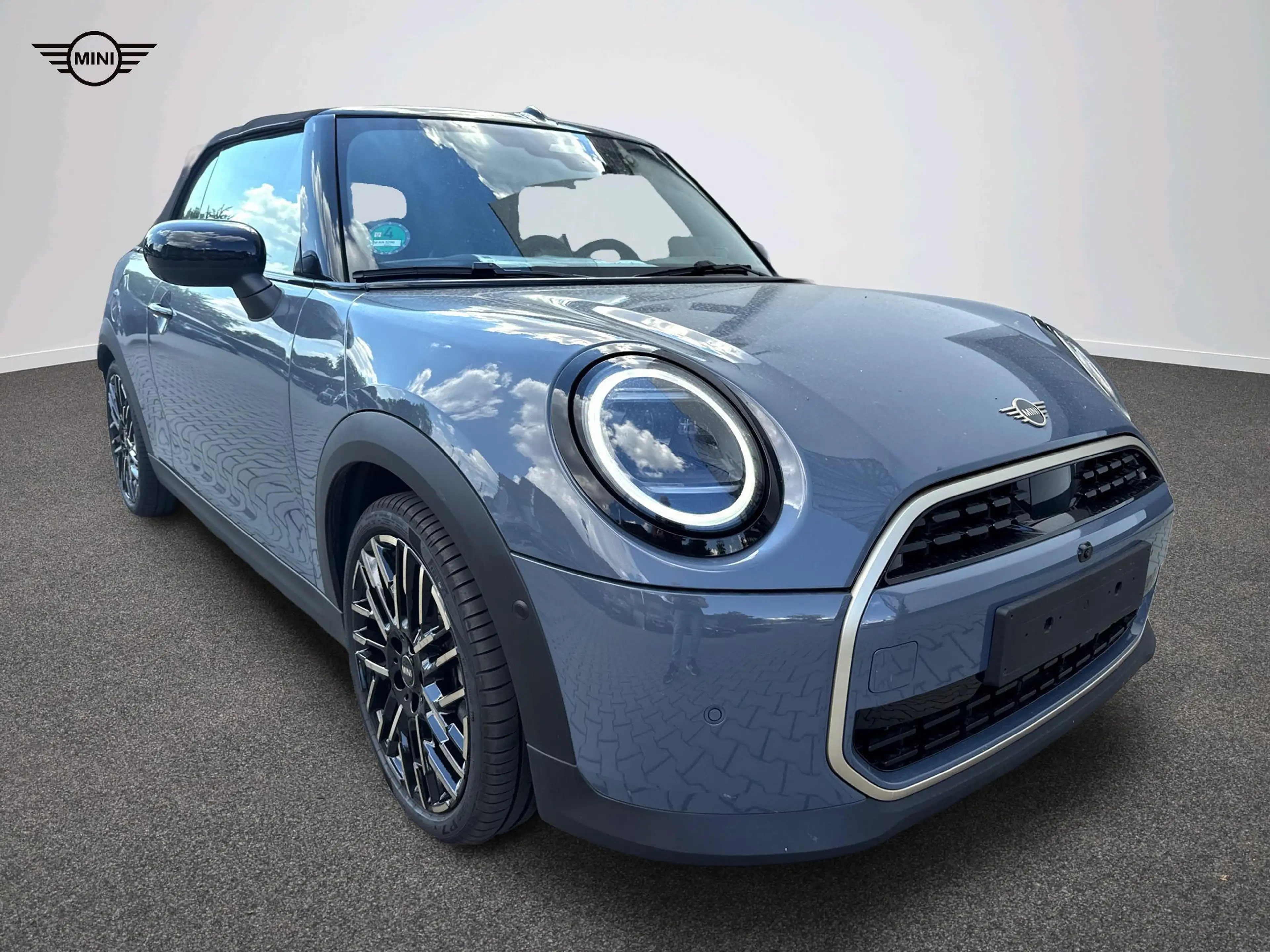 MINI Cooper C Cabrio Favoured Trim — photo 13