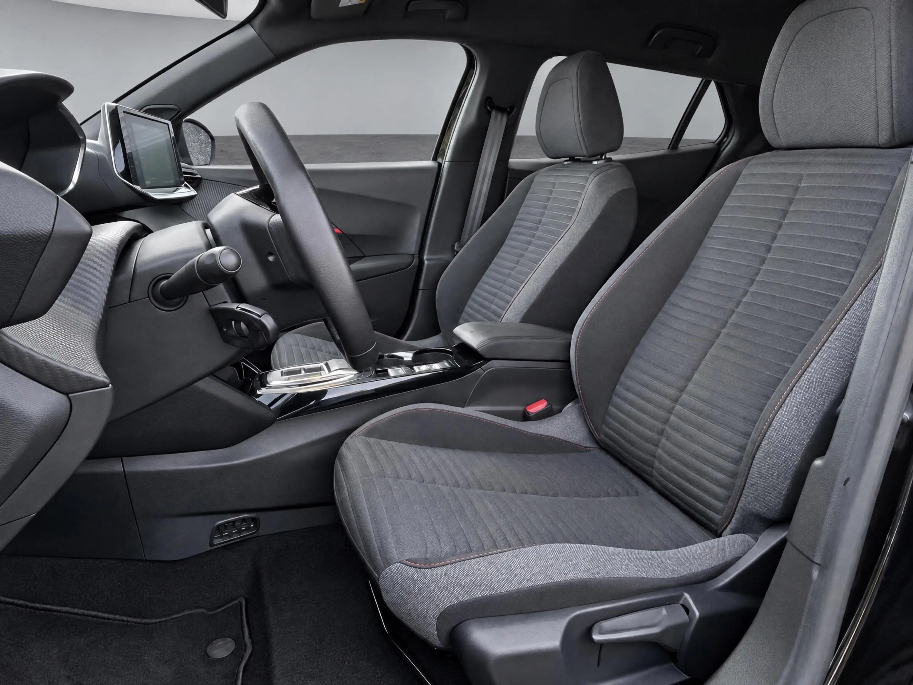 Peugeot e-2008 EV Active 50 kWh — photo 6
