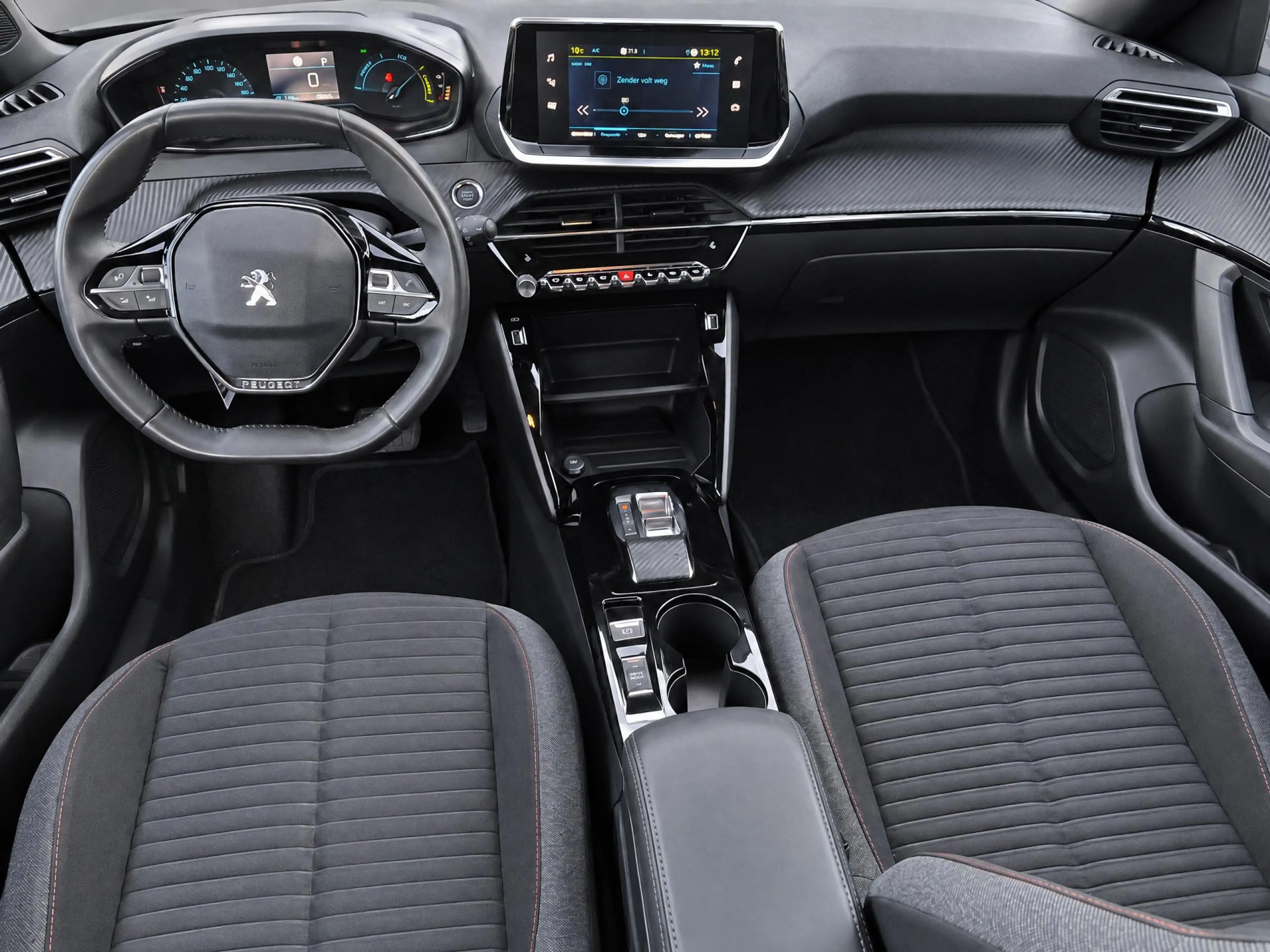 Peugeot e-2008 EV Active 50 kWh — photo 7