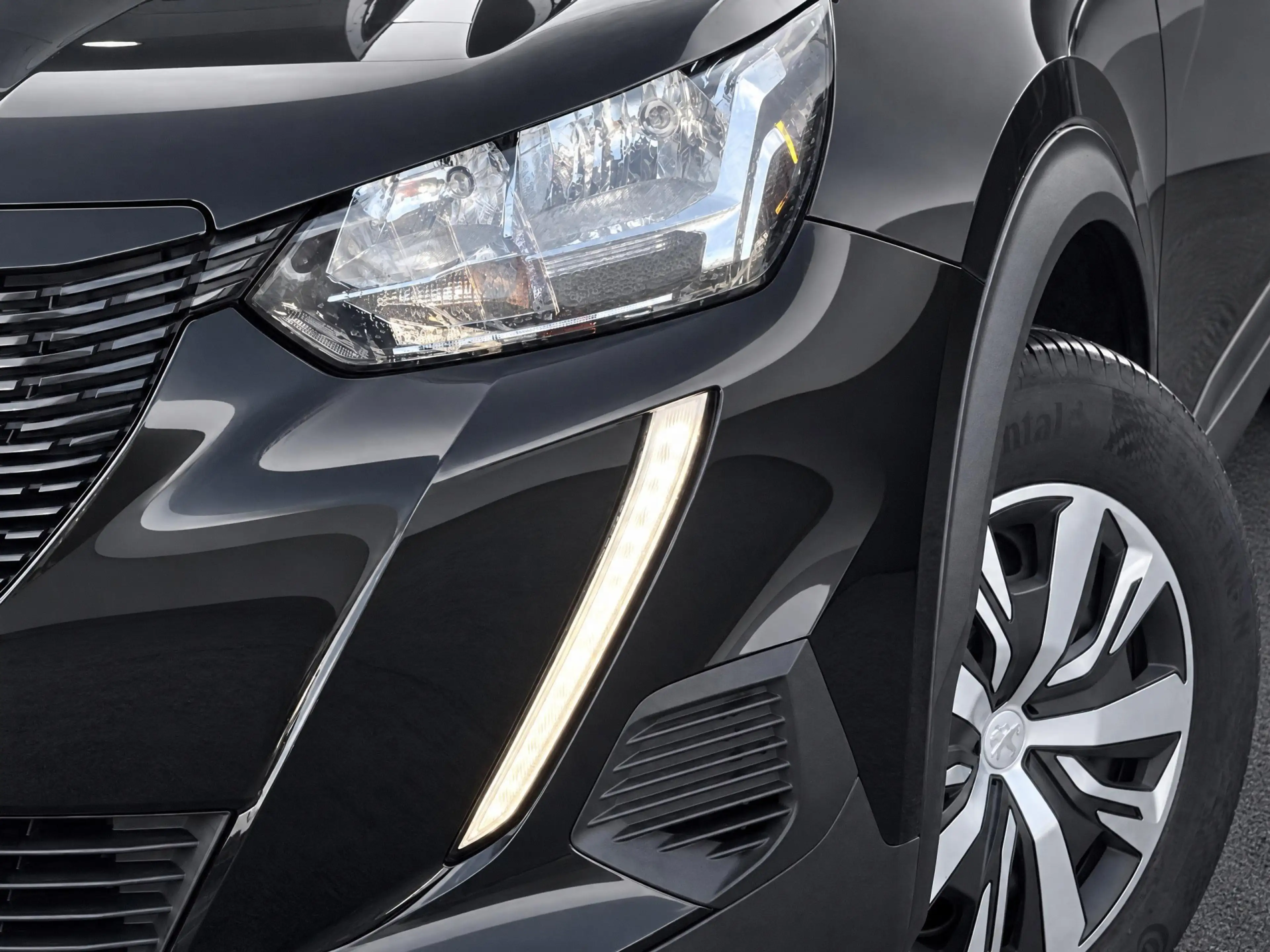Peugeot e-2008 EV Active 50 kWh — photo 15