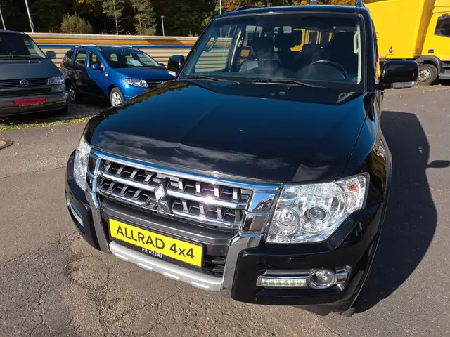 Mitsubishi Pajero 3.2 DI-D Diamant Edition