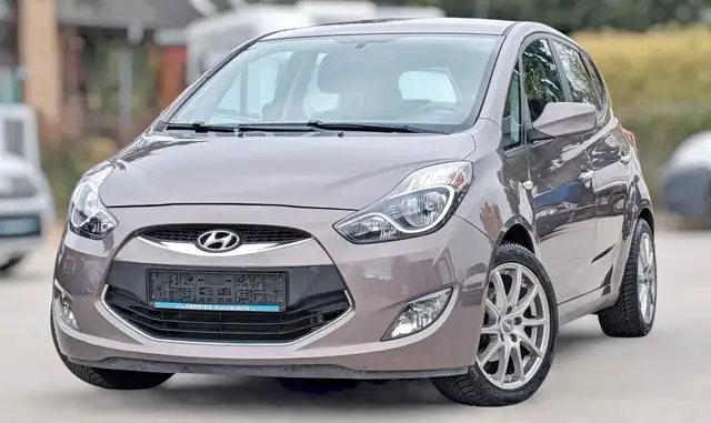 Hyundai iX20 1,6 125 Automatik 17"Alu Allwetter 42TKm