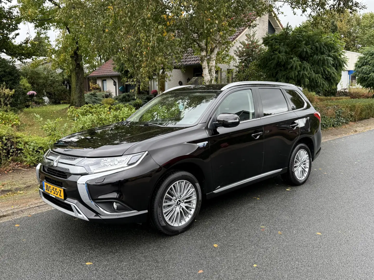 Mitsubishi Outlander 2.4 PHEV Pure+ 240PK Carplay•Camera Noir - 1