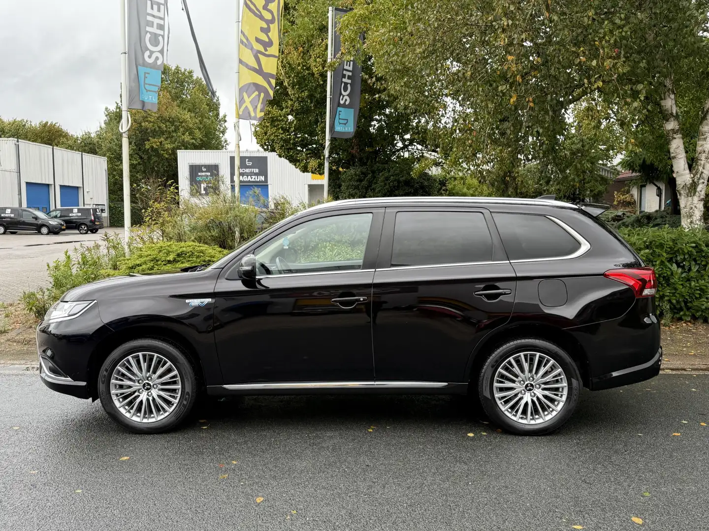Mitsubishi Outlander 2.4 PHEV Pure+ 240PK Carplay•Camera Noir - 2