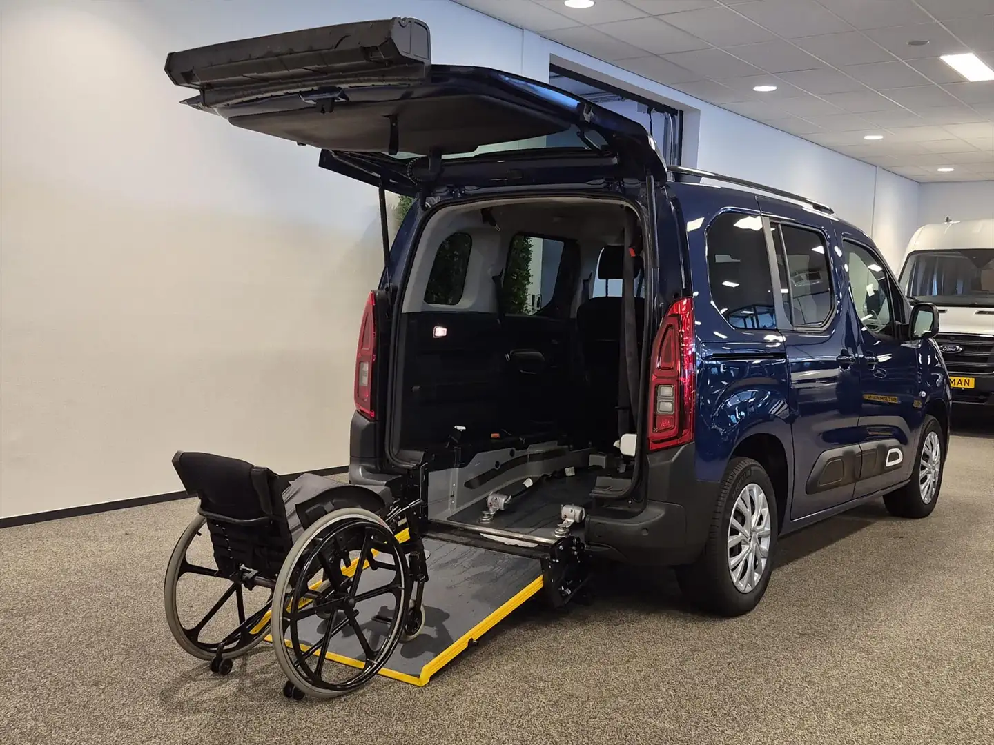 Citroen Berlingo L1 Rolstoelauto Automaat 3+1 Blau - 2