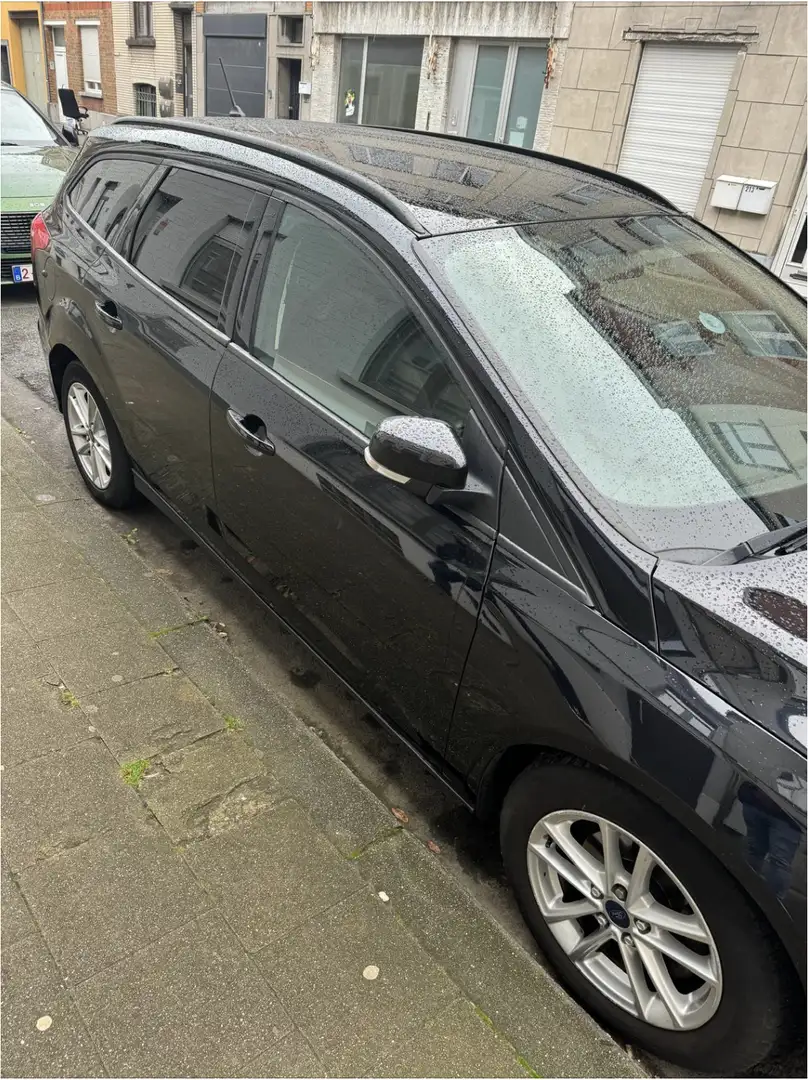 Ford Focus Focus 1.5 TDCi DPF Start-Stopp-System COOL Bleu - 2