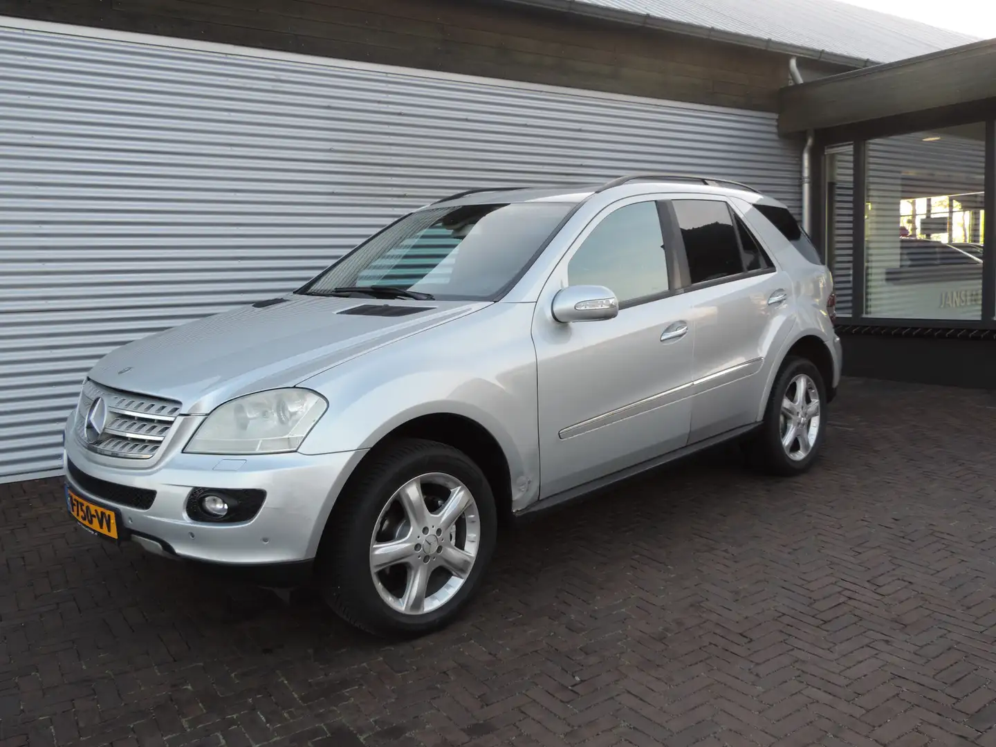 Mercedes-Benz ML 320 M-klasse CDI Plateado - 1