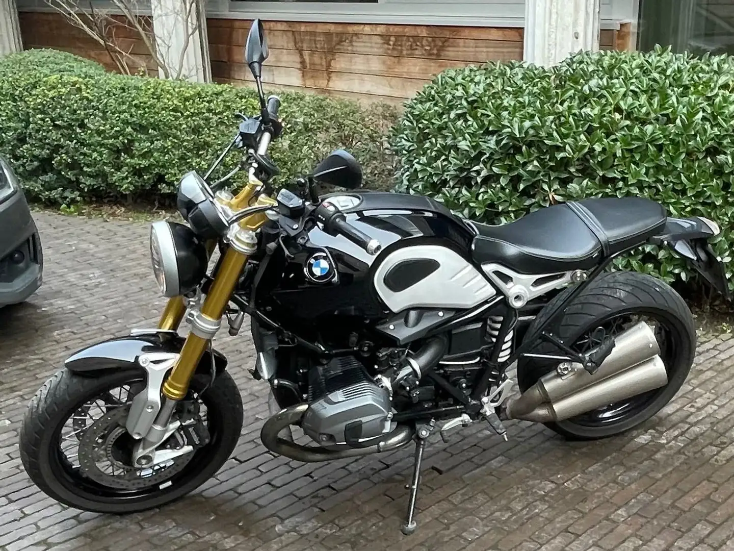 BMW R nineT 1200 r Fekete - 2