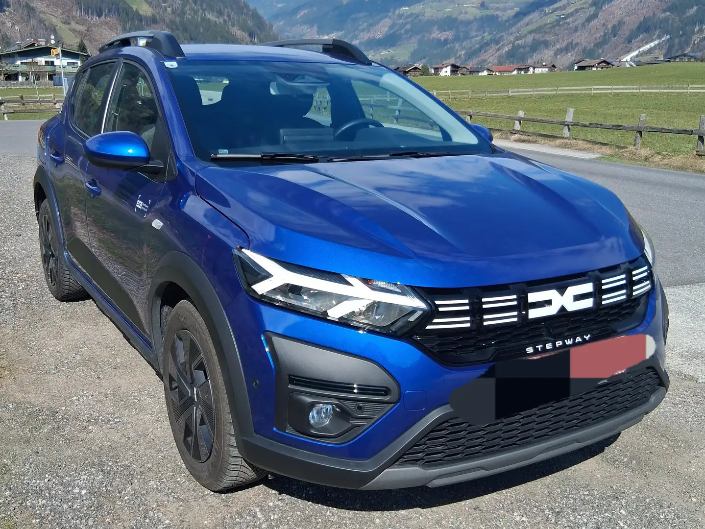 Dacia Sandero Sandero Stepway Essential TCe 90 Stepway Essential Blau - 1