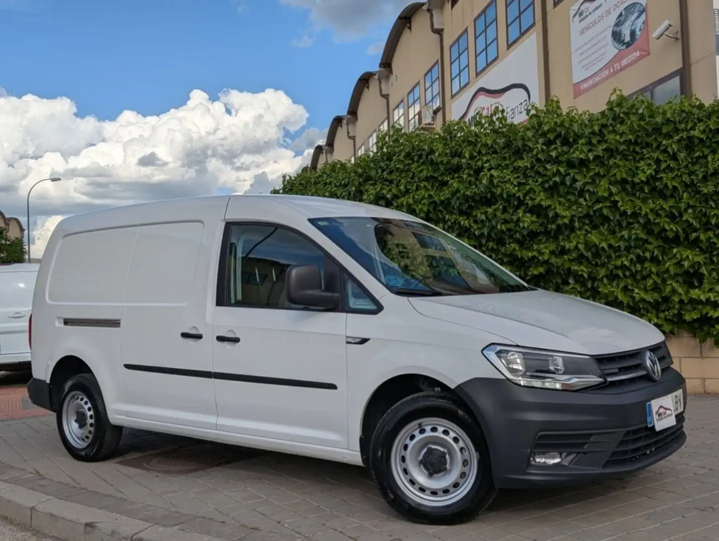 Volkswagen Caddy Furgón Maxi 2.0TDI Business 4M 90kW Blanco - 1