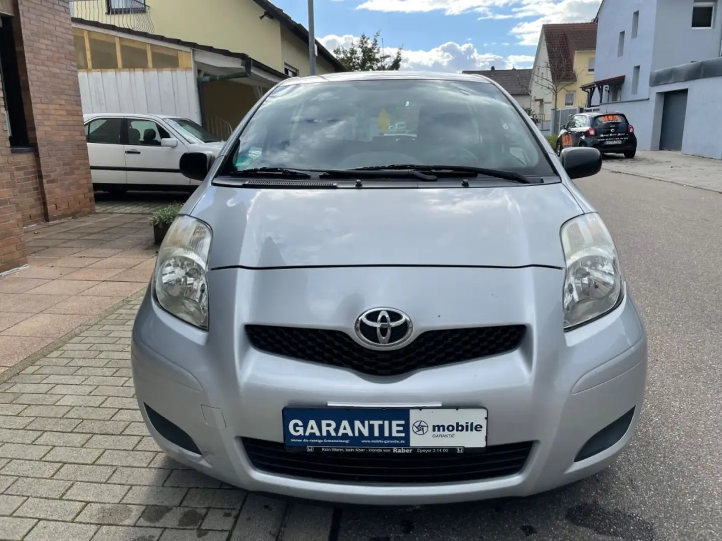 Toyota Yaris Cool Argent - 2