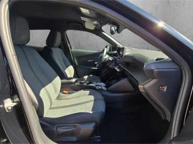 Peugeot 2008 view 13