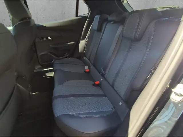 Peugeot 2008 view 8
