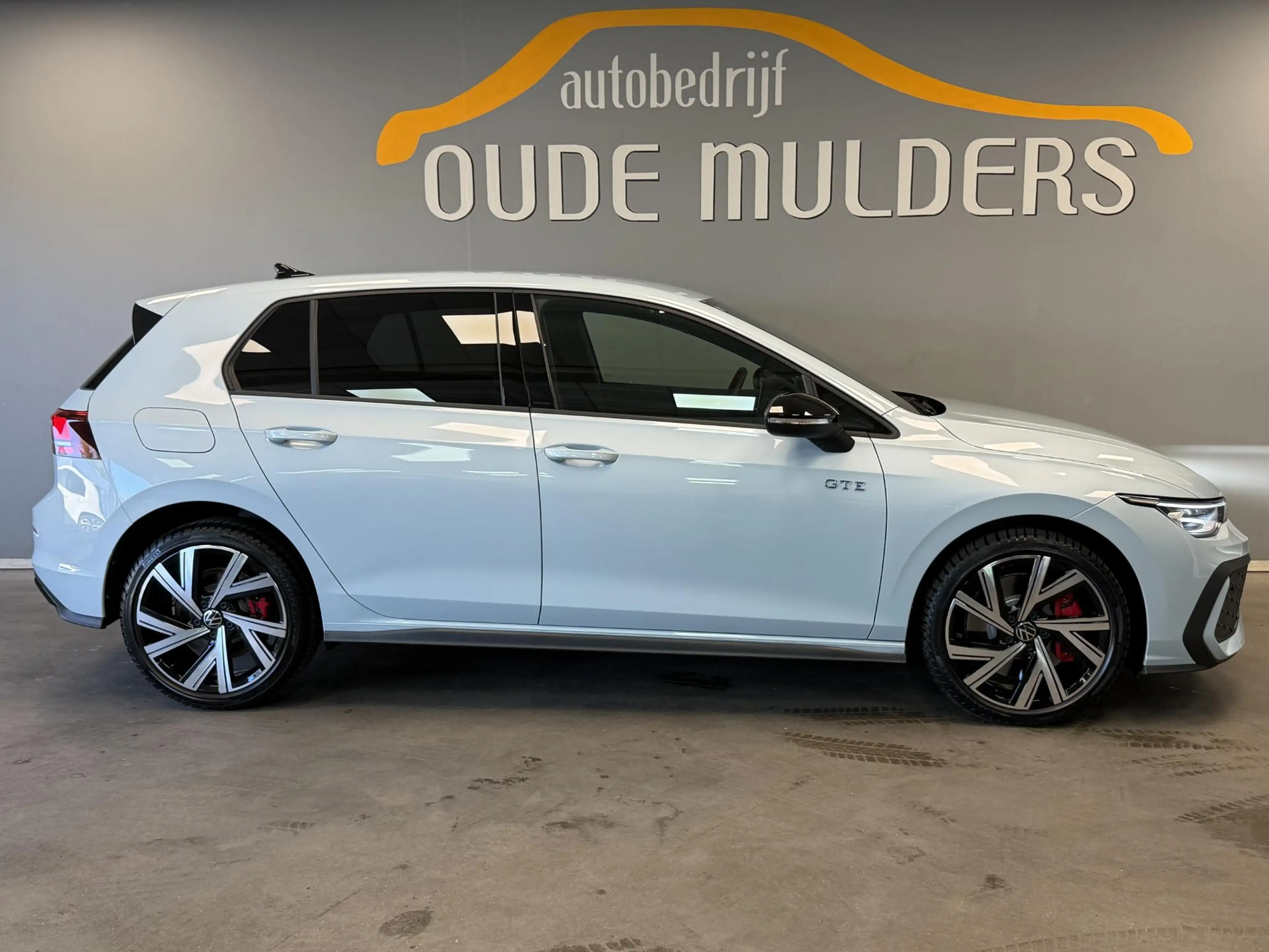 Volkswagen Golf GTE 1.5 eHybrid | Adaptive cruise | IQ light | Head-up — photo 5