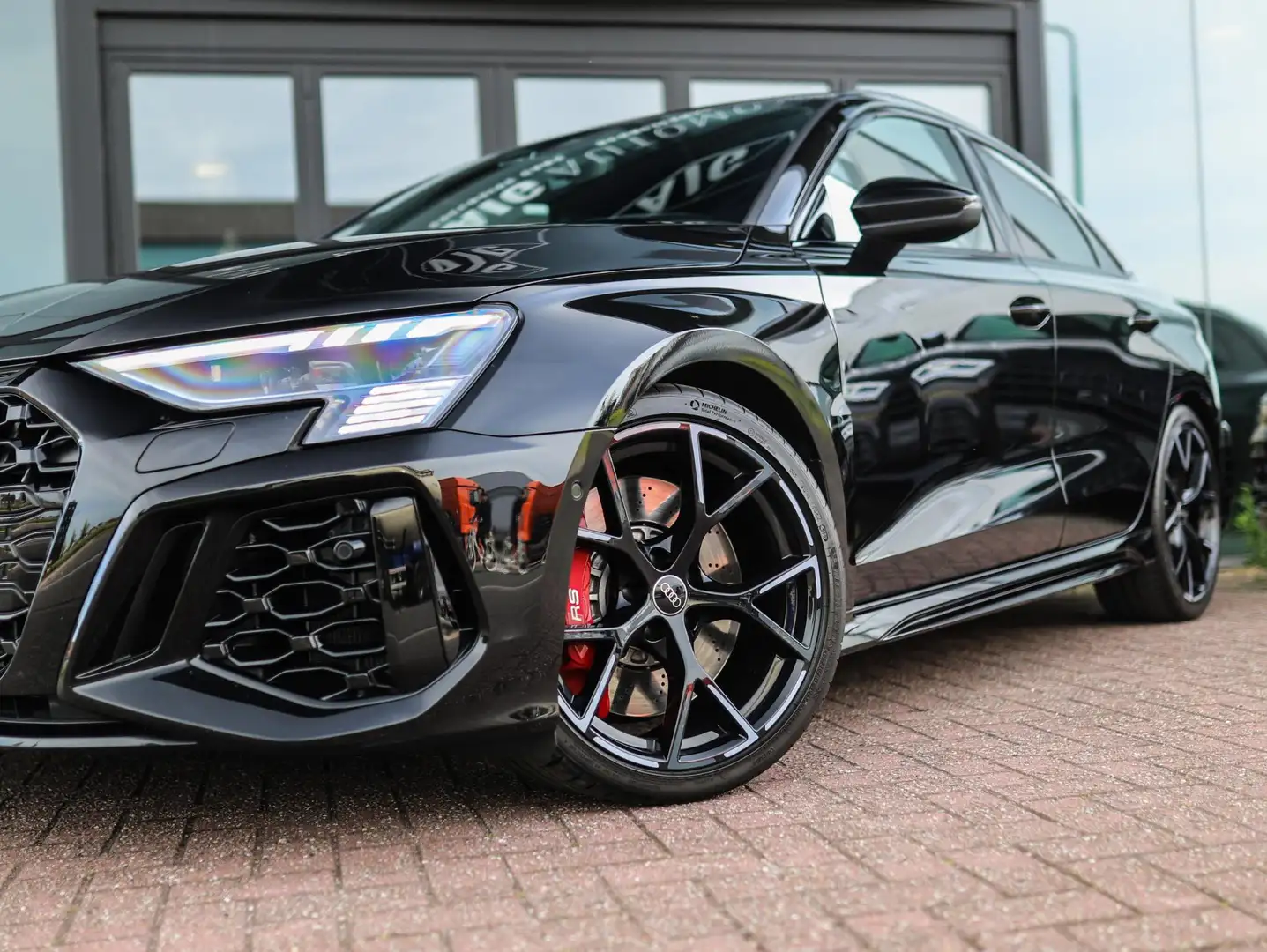 Audi RS3 Limousine 2.5 TFSI A3 quattro | RS-Dynamic | Matri Zwart - 2