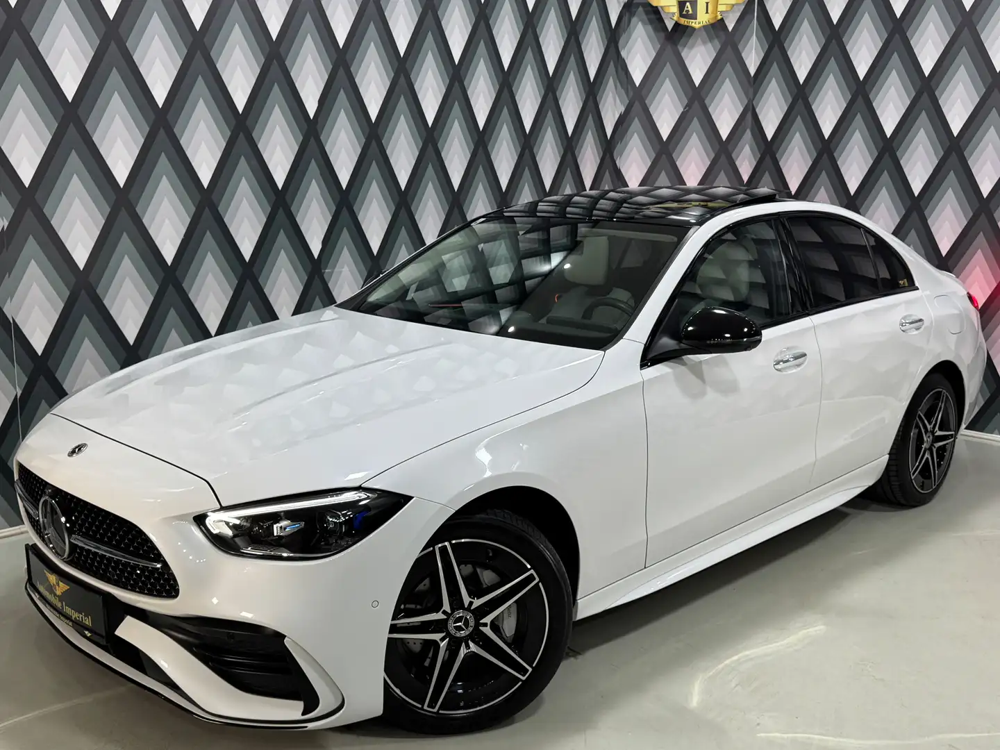 Mercedes-Benz C 300 e 4Matic Aut. // AMG LINE // PANO // PREMIUM // Weiß - 2