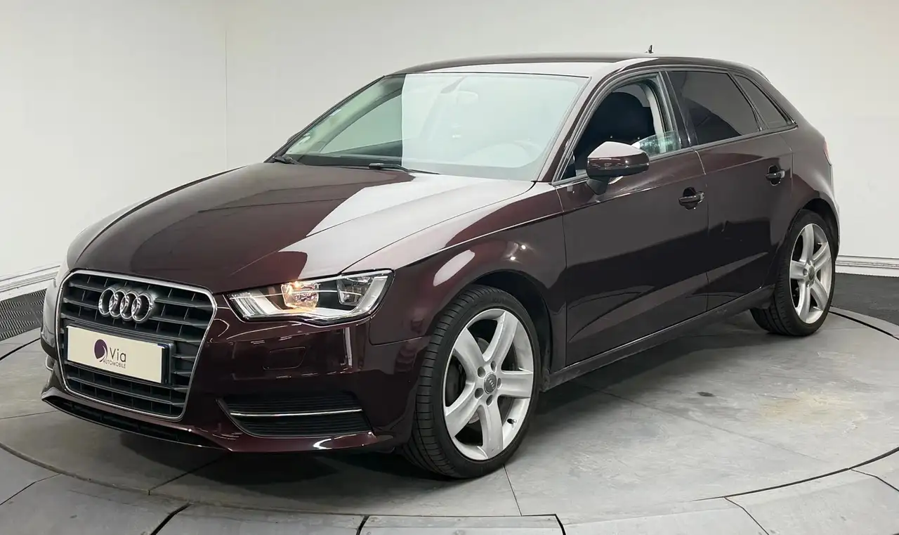 Audi A3 AUDI  1.6 TDI 105 Attraction