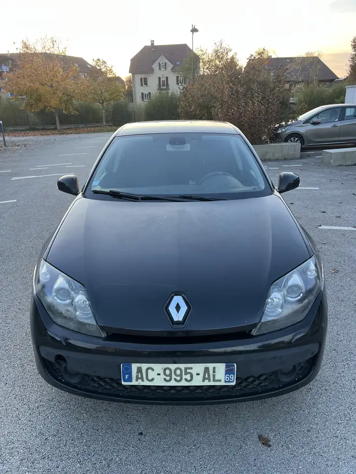 Renault Laguna III 1.5 dCi 110 eco2 Black Edition