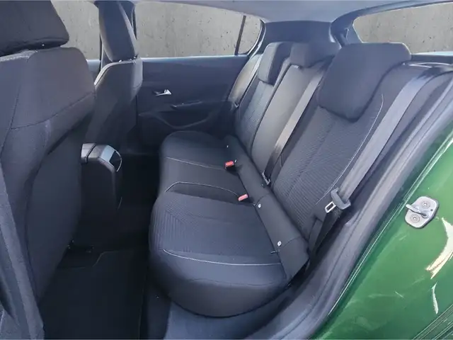 Peugeot 308 view 8