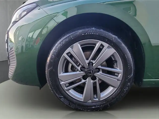 Peugeot 308 view 11