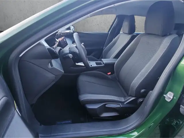 Peugeot 308 view 9