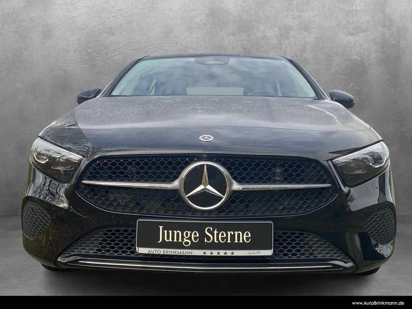 Mercedes-Benz A 180 A 180 MBUX/KAMERA/MULTIBEAM/NAVI/AMBIENTE SHZ Zwart - 2