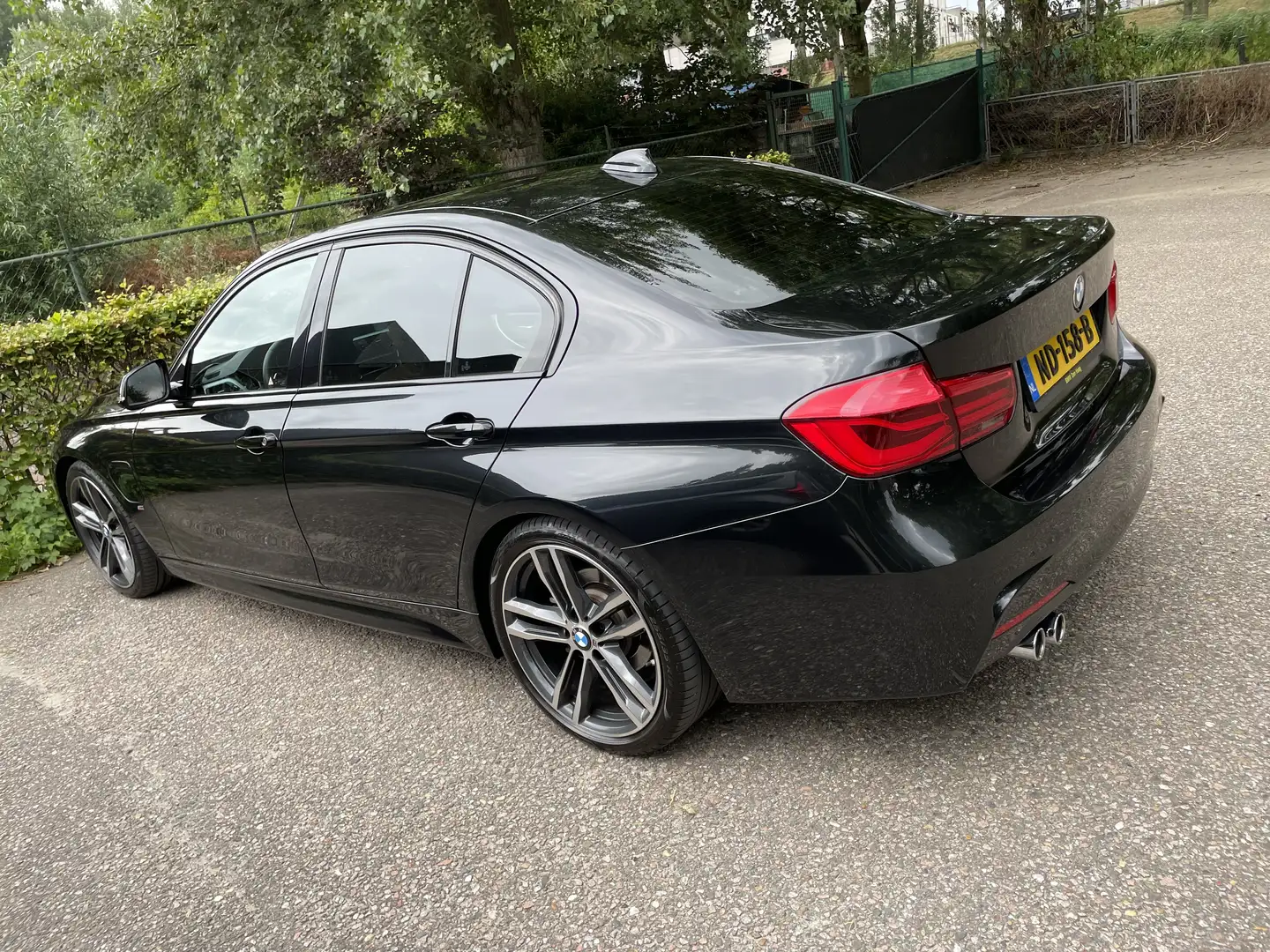 BMW 330 330e black shadow M performance Zwart - 1