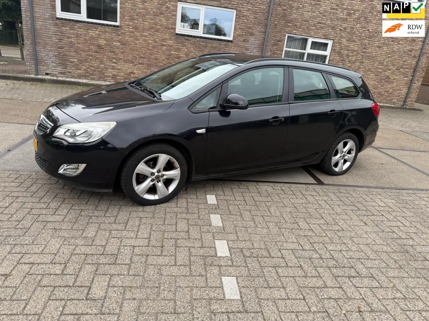 Opel Astra Sports Tourer 1.4 Edition Noir - 1