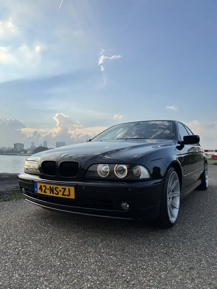 BMW 525