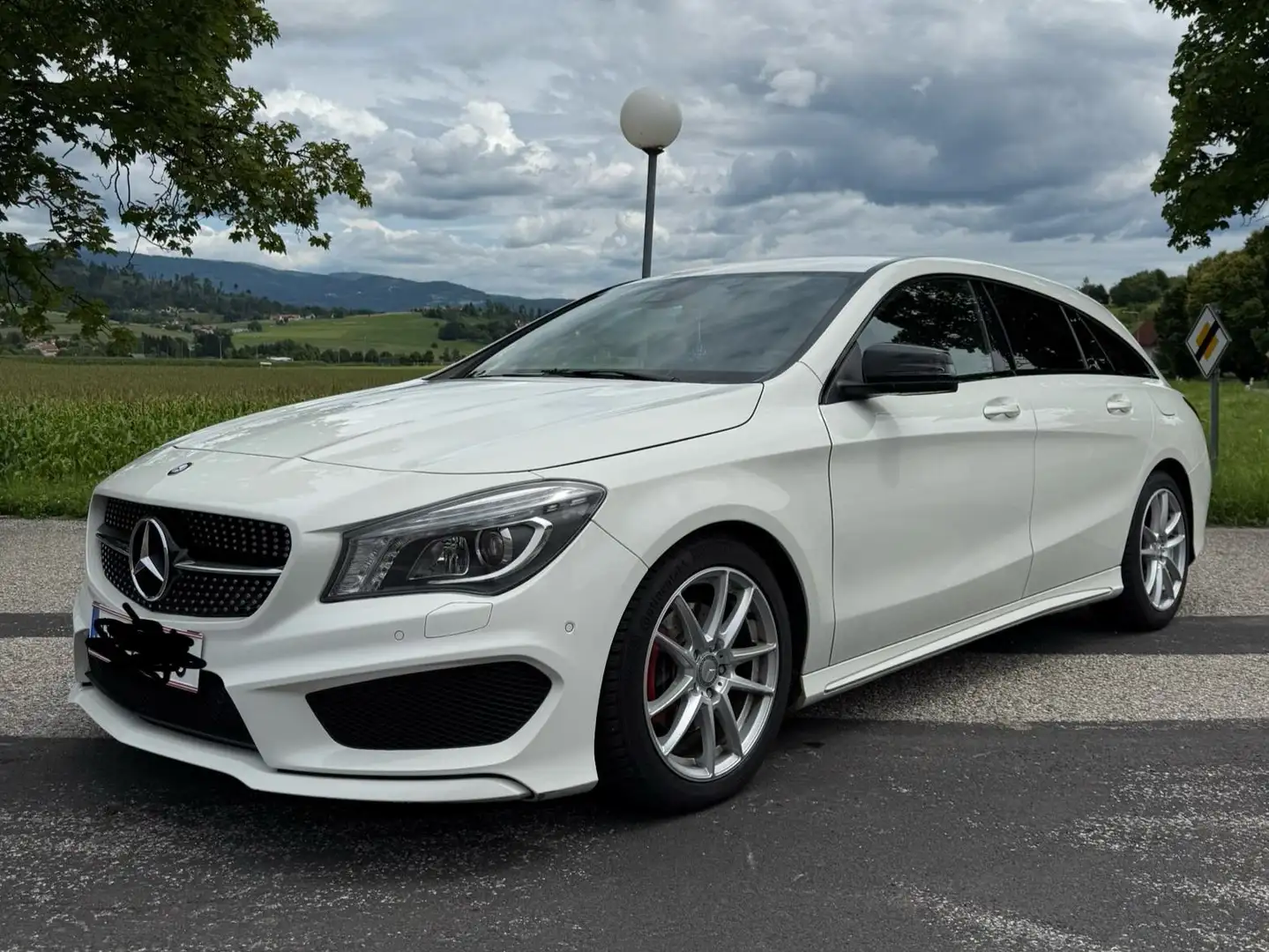 Mercedes-Benz CLA 200 CLA 200 CDI Shooting Brake 4MATIC Aut. Weiß - 1