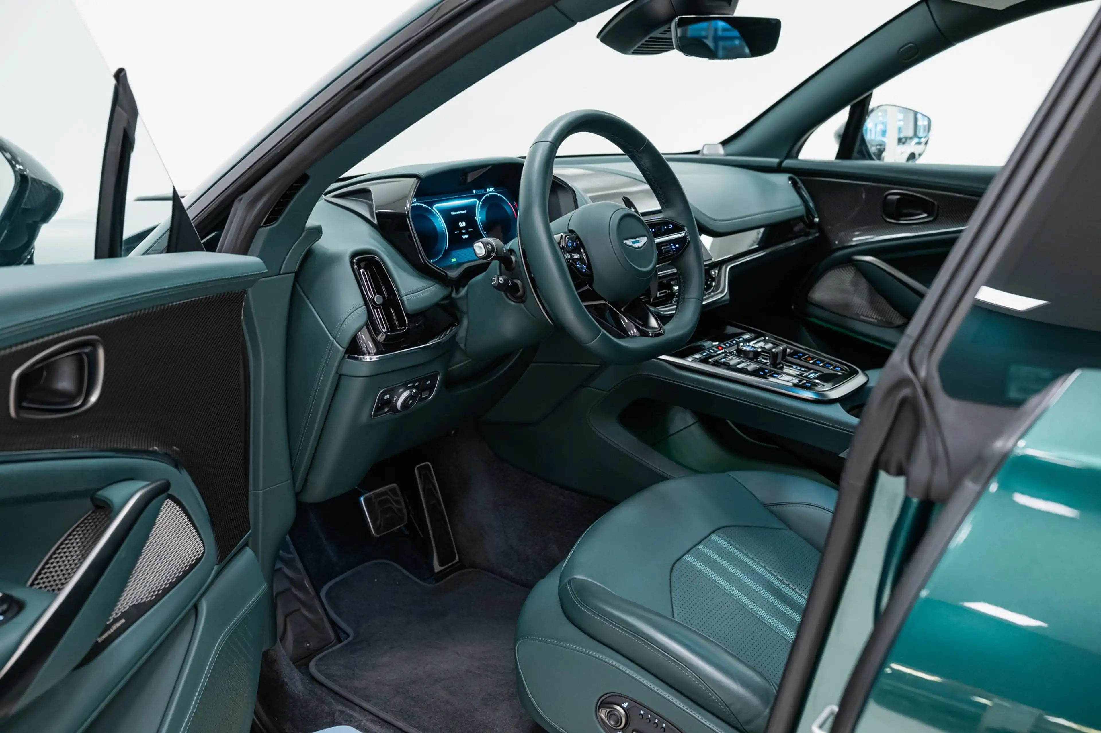 Aston Martin DBX 4.0 V8 707 | Full Options | MY2025 | Full Carbon F — photo 5